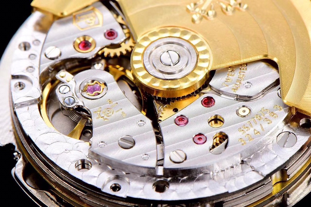 Patek Philippe Complicated Chronograph Series 5205R-001, Ivory Dial, 40mm size.
