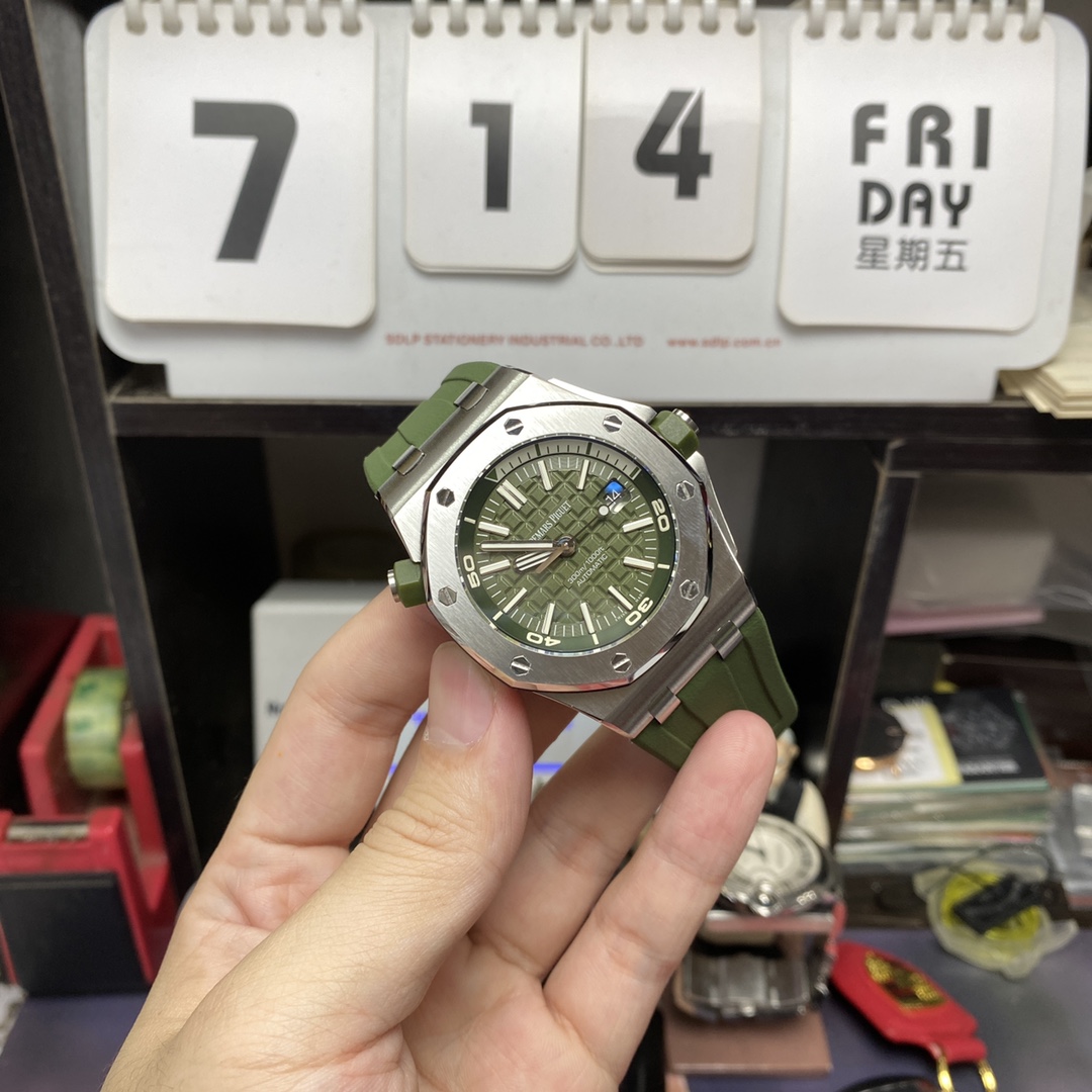 Audemars Piguet Royal Oak Offshore Series 15710ST.OO.A052CA.01, Green Dial, 42mm Size.