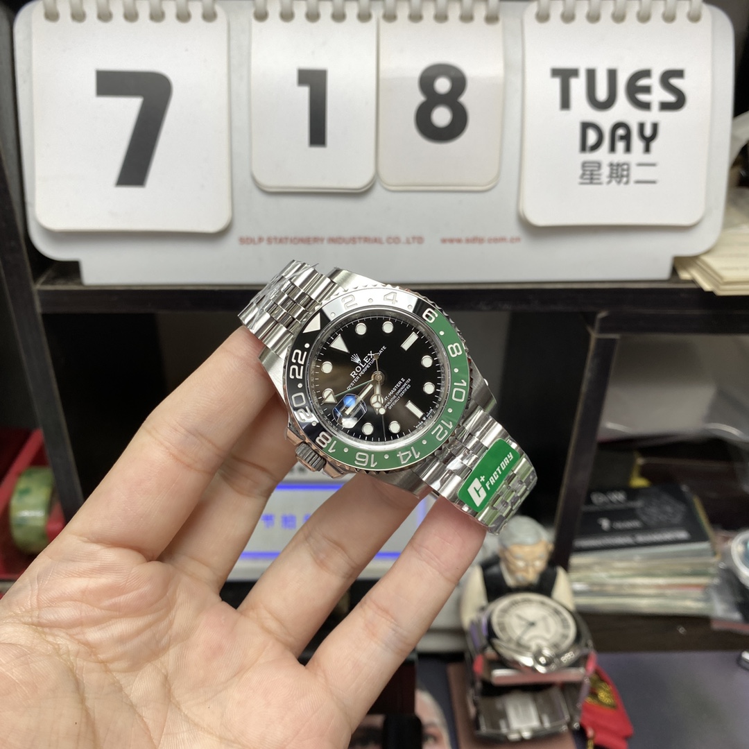 Rolex GMT-Master II series m126720vtnr-0002, Black-Green Bezel