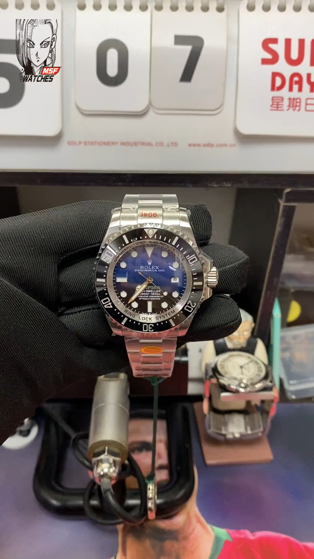Rolex Sea-Dweller series m136660-0003, Gradient Blue Dial