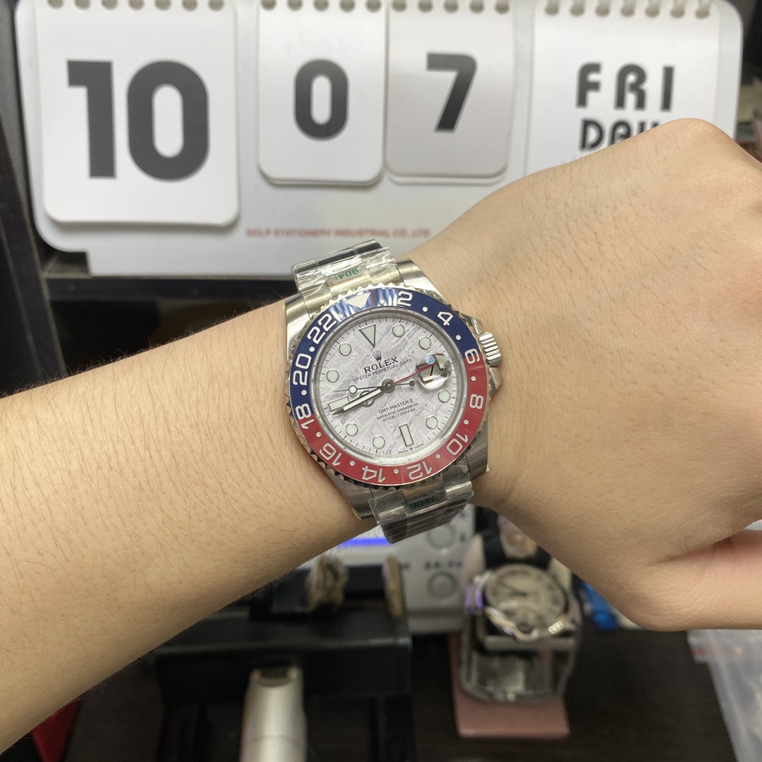 Rolex GMT-Master series m126719blro-0002, Meteorite Dial