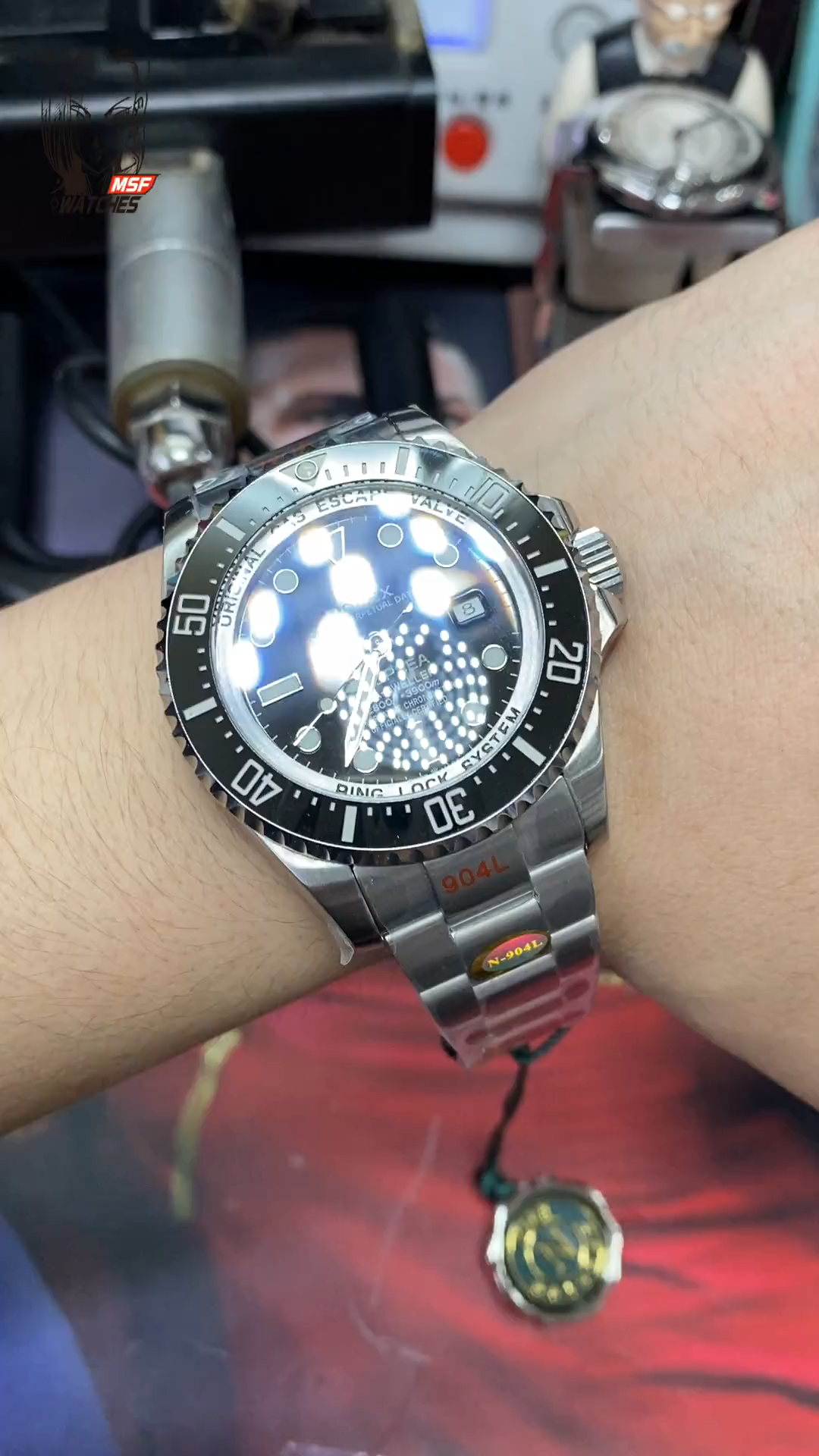 Rolex Sea-Dweller series m136660-0003, Gradient Blue Dial