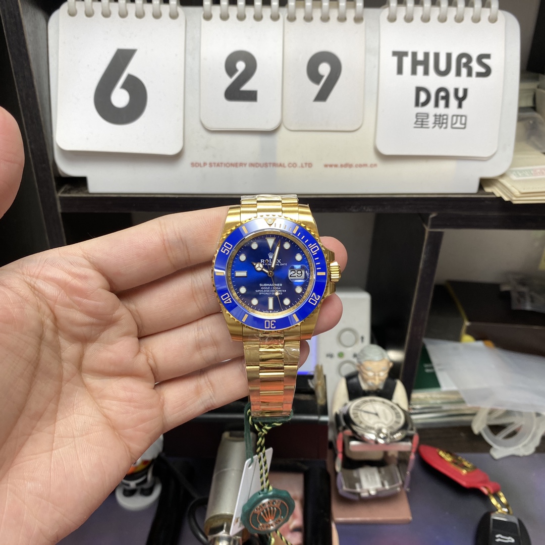 Rolex Submariner Series m126618lb-0002, All-Gold Blue Submariner, 41mm size.